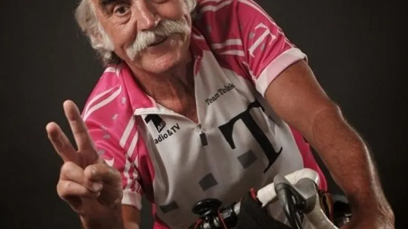 La 71 de ani, pedalează prin țară și prin lume. A făcut turul României de 41 de ori