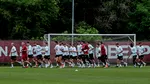 Rapid a plecat în CANTONAMENT cu un lot de 25 de jucători. Costel Gâlcă: „Trebuie să mai vină câțiva fotbaliști importanți”