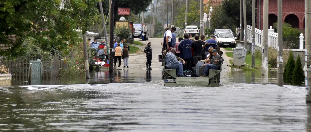 Codul portocaliu de inundații, prelungit până luni la ora 16. Lista județelor afectate