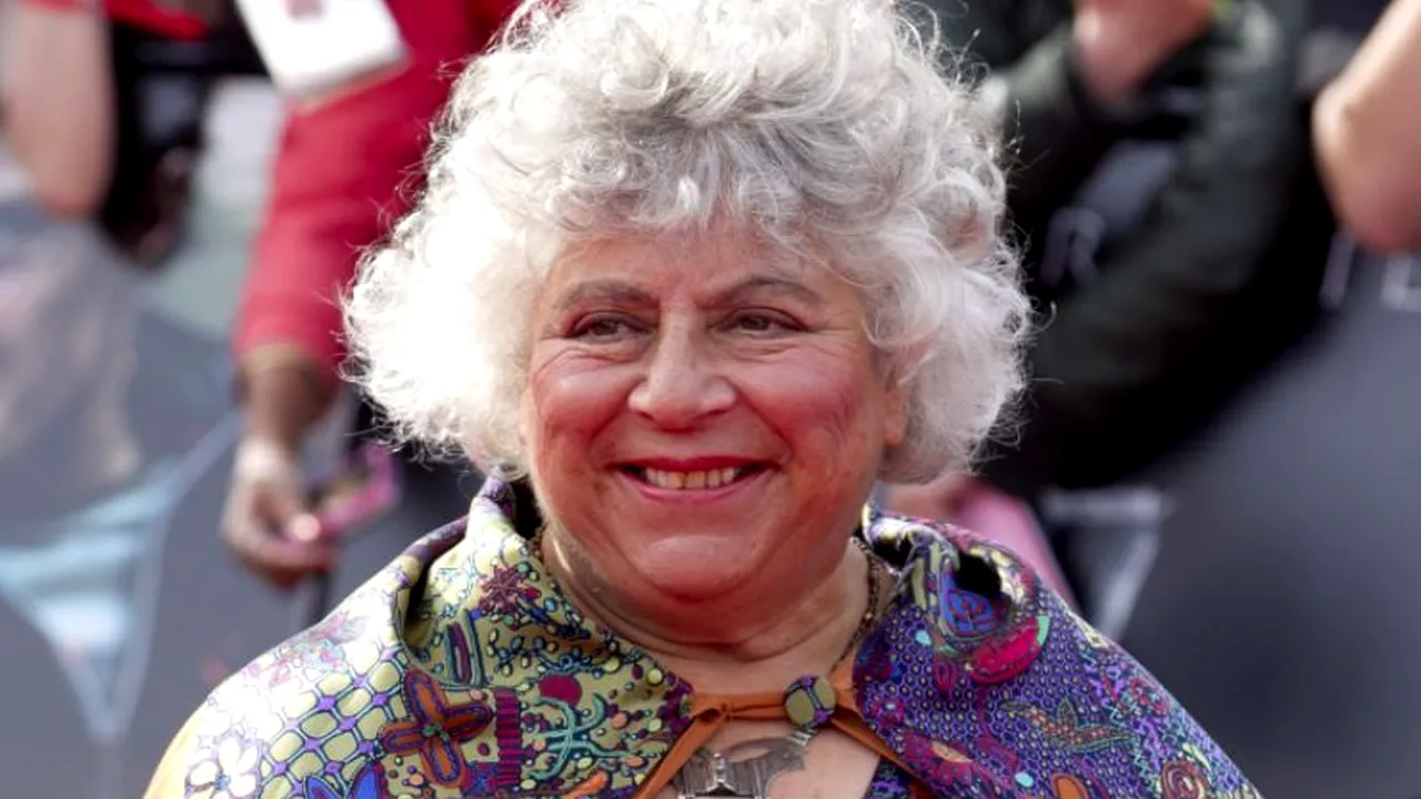 Actrița Miriam Margolyes a primit cetățenie australiană. A renunțat la țara sa natală din cauza  