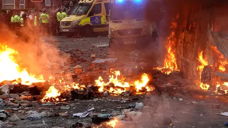 Româncă din Marea Britanie, amenințată de vecini că vor să-i dea foc la casă, în contextul violențelor din Regatul Unit