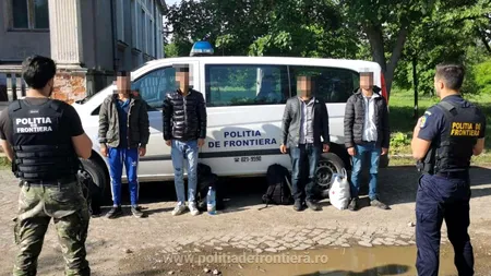 Șofer de taxi din Timiș, cercetat pentru trafic de migranți. Bărbatul transporta patru cetăţeni străini, când a fost oprit în trafic de polițiști