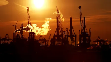 Radu a trimis câte o scrisoare, din toate colțurile lumii, iubitelor de acasă. Când s-a întors a luat o decizie surprinzătoare pentru un marinar