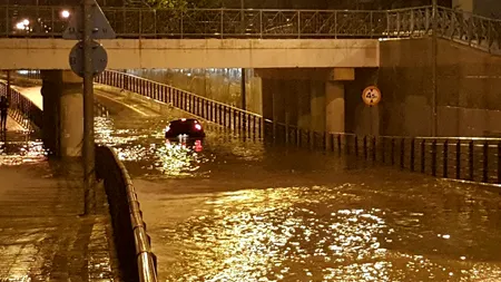 Așa arată potopul. În două ore a plouat cât plouă în șase luni. VIDEO