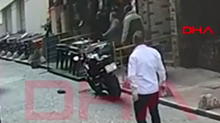 Doi români au fost răniţi într-un ATAC armat, în piaţa Taksim din Istanbul. Ce spune MAE