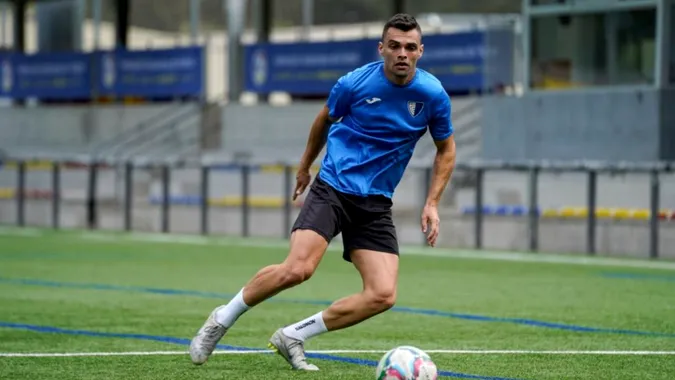 Petrolul nu renunță la play-off! Un atacant spaniol școlit la academiile lui Liverpool, Everton sau Celtic a semnat cu echipa lui Ciobotariu