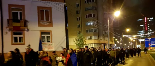 Sute de români au protestat la Sibiu și Timișoara față de adoptarea Legilor justiției: Nu suntem o nație de hoți