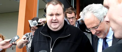 Piratul Kim Dotcom de la Megaupload îi acuză pe polițiștii neozeelandezi că l-au bătut când l-au arestat