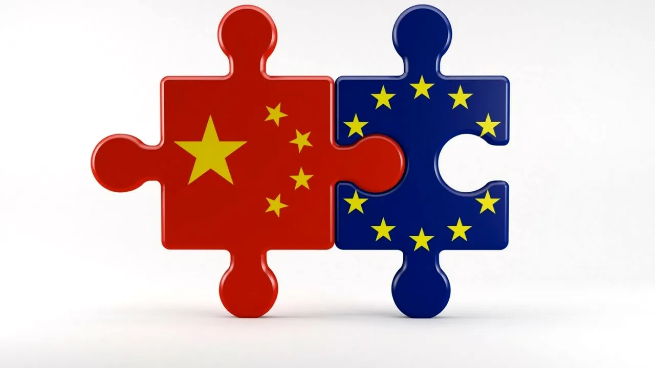 Financial Times: Comisia Europeană vrea să impună TAXE vamale produselor achiziționate online din China