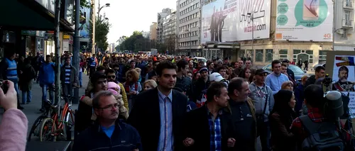 Marș prin centrul Bucureștiului. Aproape 1.000 de persoane i-au cerut în stradă demisia lui Oprea. „Interesul național nu e Oprea la ciolan