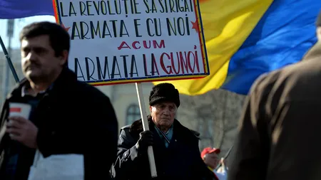 Protest al militarilor în Piața Victoriei