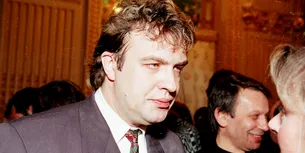 <span style='background-color: #dd9933; color: #fff; ' class='highlight text-uppercase'>ACTUALITATE</span> Mesajul lui Nicolae Ciucă, după MOARTEA lui Gabriel Cotabiță: „Gabriel, ne vei lipsi enorm, dar muzica ta va rămâne vie în sufletele noastre”