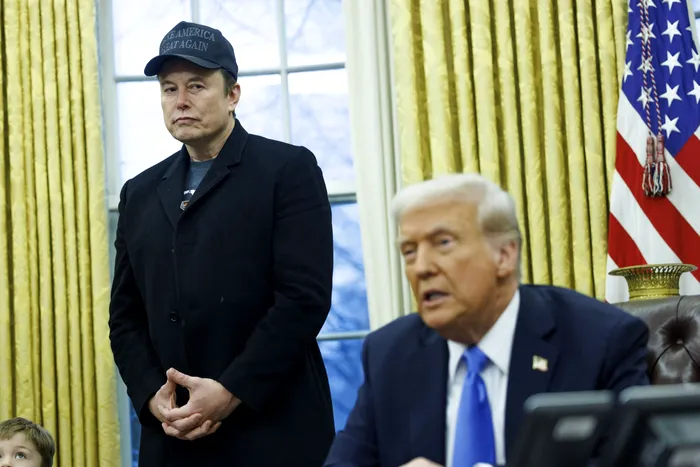 Donald Trump: „Voi cumpăra o Tesla nou-nouță ca semn de încredere și de sprijin pentru Elon Musk”
