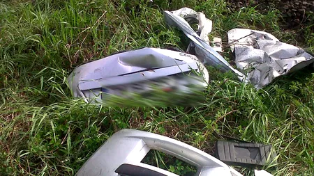 Doi bărbați din Timiș au murit după ce mașina în care se aflau a fost spulberată de un tren