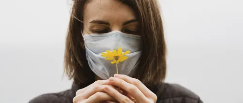Un nou studiu arată cât de grave sunt efectele COVID-19: Unii bolnavi și-ar putea pierde definitiv simțul mirosului