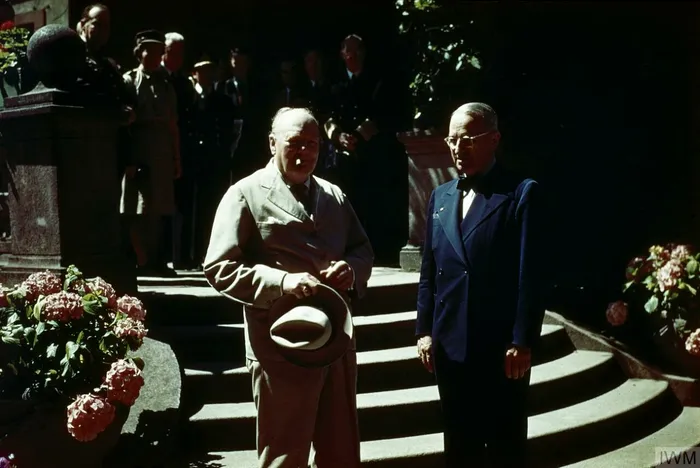 Winston Churchill și Harry Truman, în Conferința de la Potsdam. Sursa Foto: Imperial War Museums