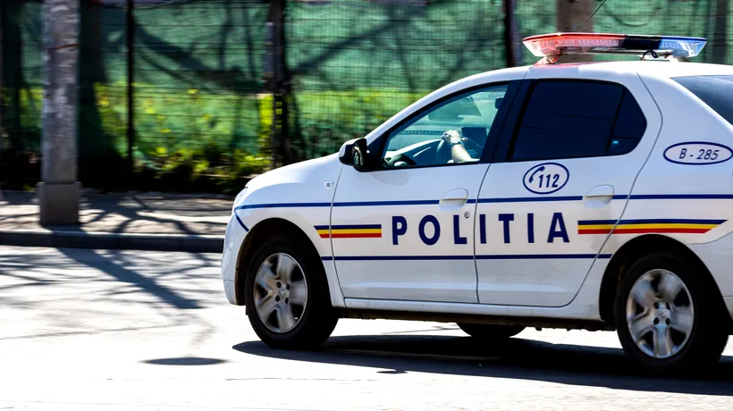 Femeie din județul Vaslui, REȚINUTĂ de polițiști după ce a fost prinsă conducând fără permis. În maşină se aflau şi cei doi copii ai săi, ambii minori