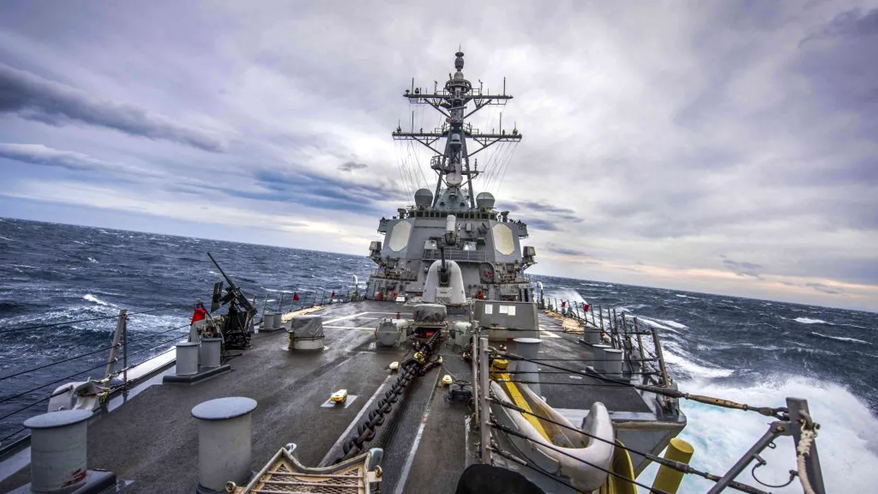 Un distrugător american, exerciții militare în apropierea Rusiei