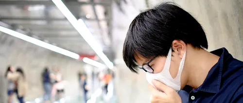 Isteria naște violență! Suporterii rapidişti au scos din metrou un tânăr asiatic, de teama coronavirusului: „L-au bruscat, l-au împins, iar unii l-au şi scuipat”