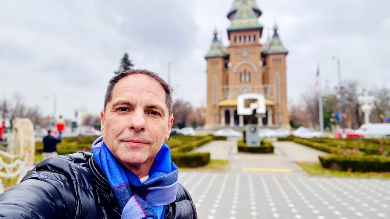 Ce spune Dan Negru despre emisiunea ”Jocul cuvintelor”, pe care o prezintă la Kanal D. ”Aș avea CONCURENȚI pentru încă 100 de ani de emisiune”