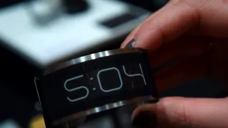 CES 2013. A fost lansat cel mai subțire ceas de mână din lume - VIDEO