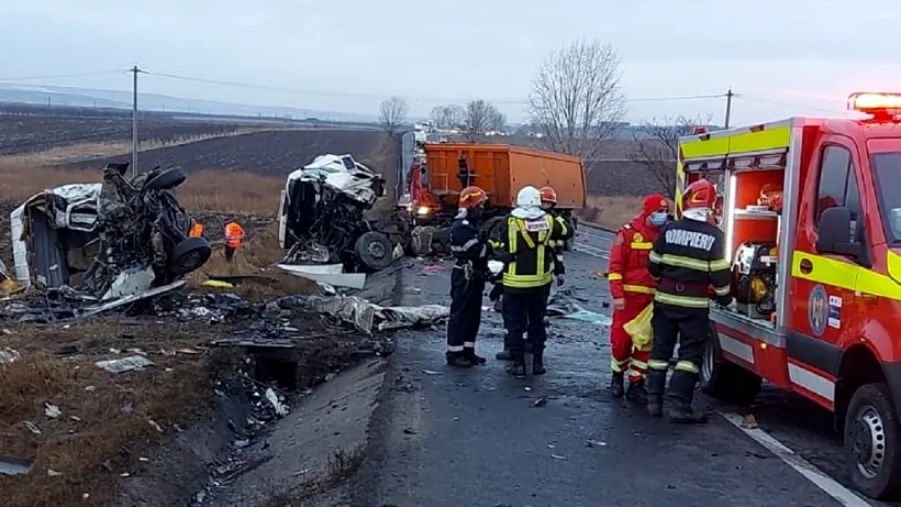 Primele măsuri după accidentul cu șapte morți de la Bălțați: restricție de 70 de km/h și drumul marcat pe margine cu stâlpi reflectorizanți