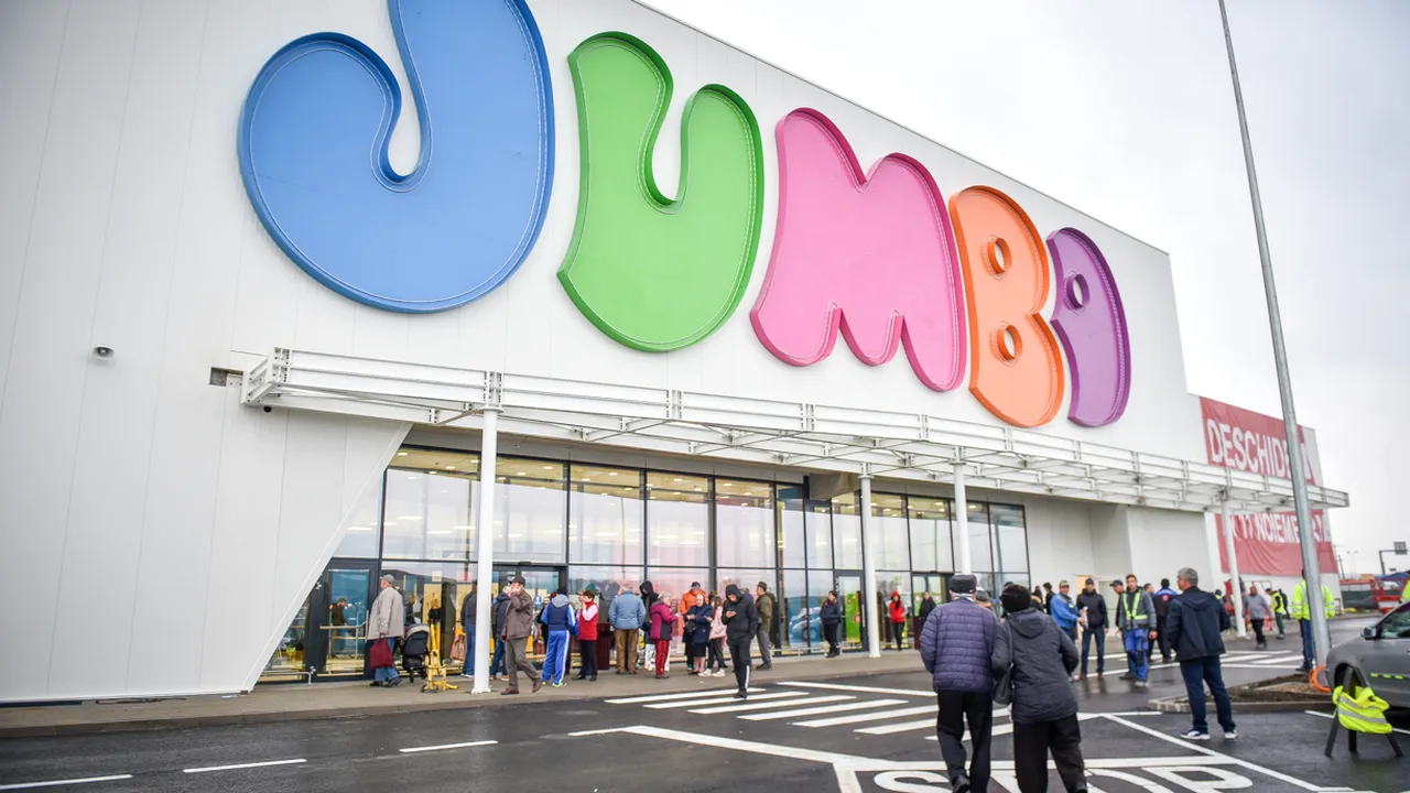 Jumbo, magazinul din care îți cumperi tot ce nu îți trebuie, cumpără malluri pe bandă rulantă. Care este noua achiziție
