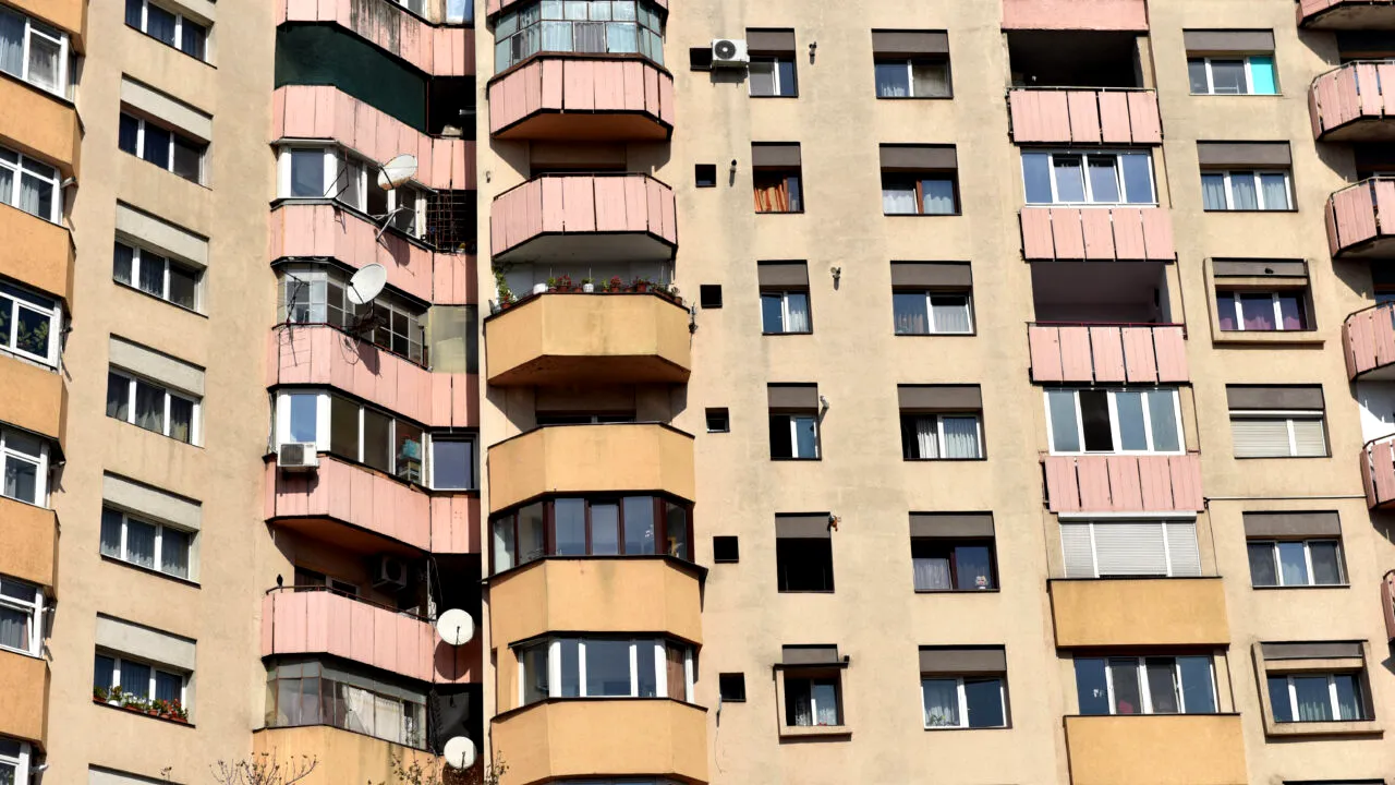 ANAF va notifica peste 22.000 de români cu venituri din închirieri în regim HOTELIER să-și plătească taxele. „Începem cu cei cu sume mari”