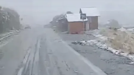 Prima NINSOARE din acest an la Bâlea Lac și pe Transfăgărășan. Drumarii au scos autoutilajele cu lamă. Avertizările CNAIR