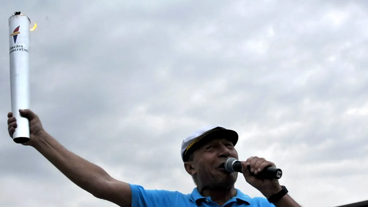 Ce nu s-a văzut la ultimul miting de referendum al președintelui suspendat Traian Băsescu. VIDEO