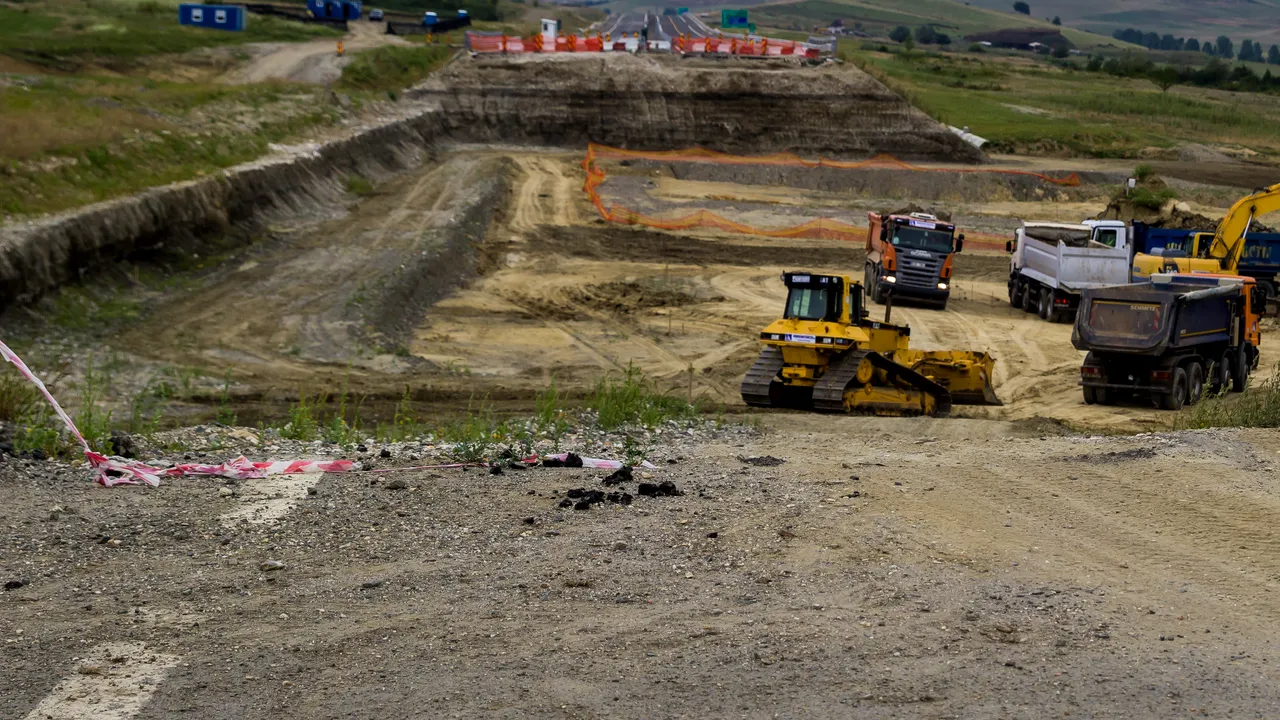 A ÎNCEPUT CONSTRUCȚIA unei autostrăzi din România, care e foarte așteptată de români. Anunțul CNAIR