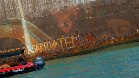 VIDEO | Cum a ajuns să arate epava Evanghelia din Costinești acum, în iulie 2022. Ce se află în interior, de fapt