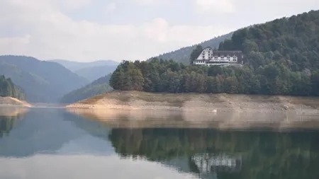 Gerard Butler și Mădălina au stat la un hotel în munții Făgăraș și au mâncat preparate tradiționale