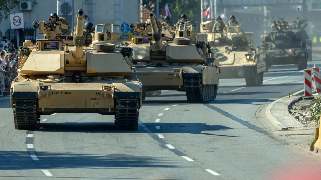 Australia și SUA discută despre livrarea a 59 tancuri M1 Abrams către Ucraina. Opoziția îi cere premierului australian să fie „prudent”