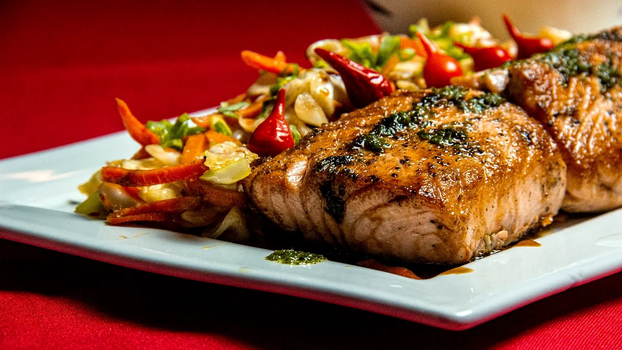 TRUCUL care face carnea fragedă și suculentă. Toți marii bucătari recurg la această metodă