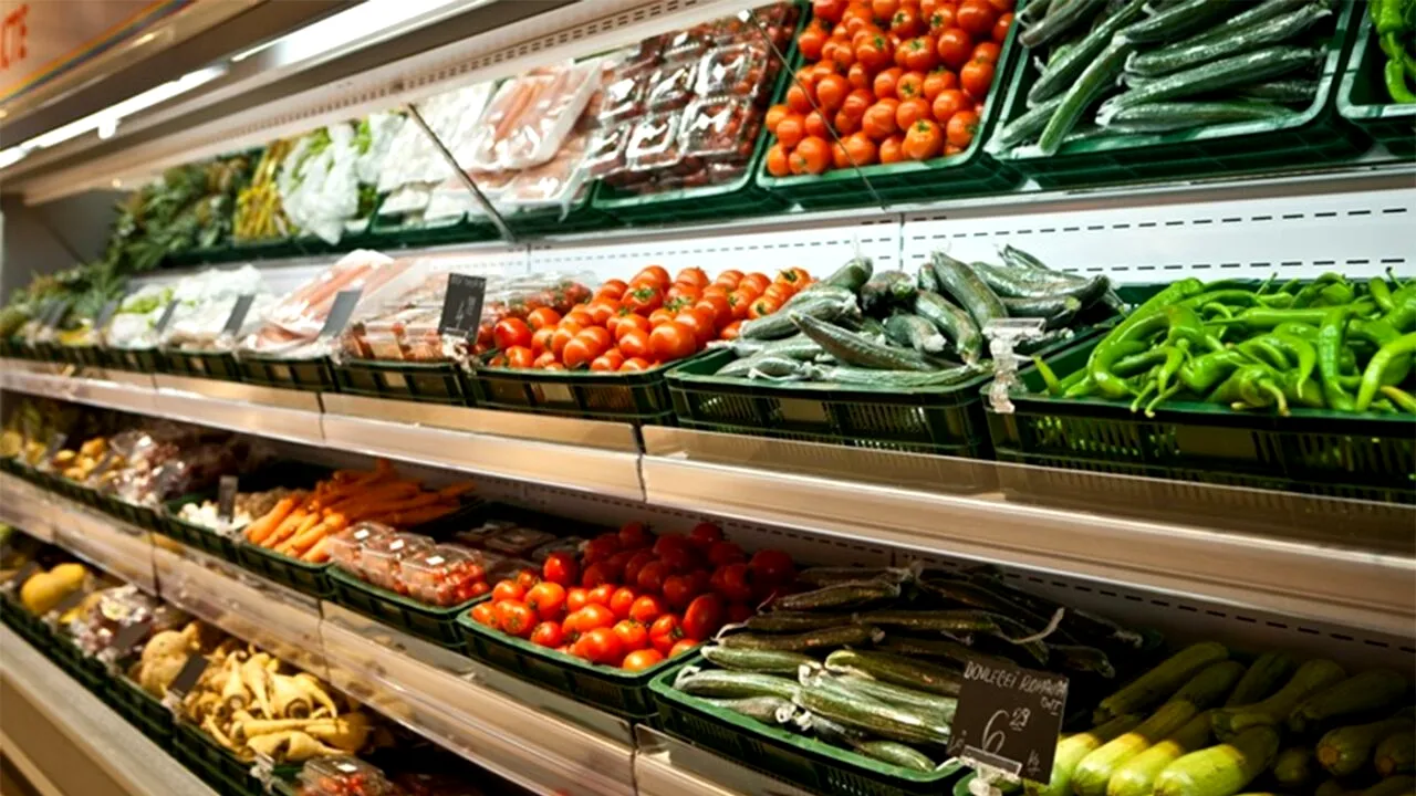 15 alimente care te ajută să slăbești văzând cu ochii. Se găsesc în toate supermarketurile din România!