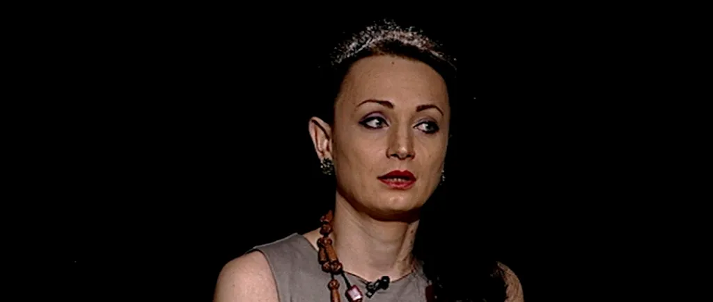 Alexandra Groza, o transsexuală din Cluj, vine la emisiunea Schimbă vorba: Mă simțeam un pic diferită
