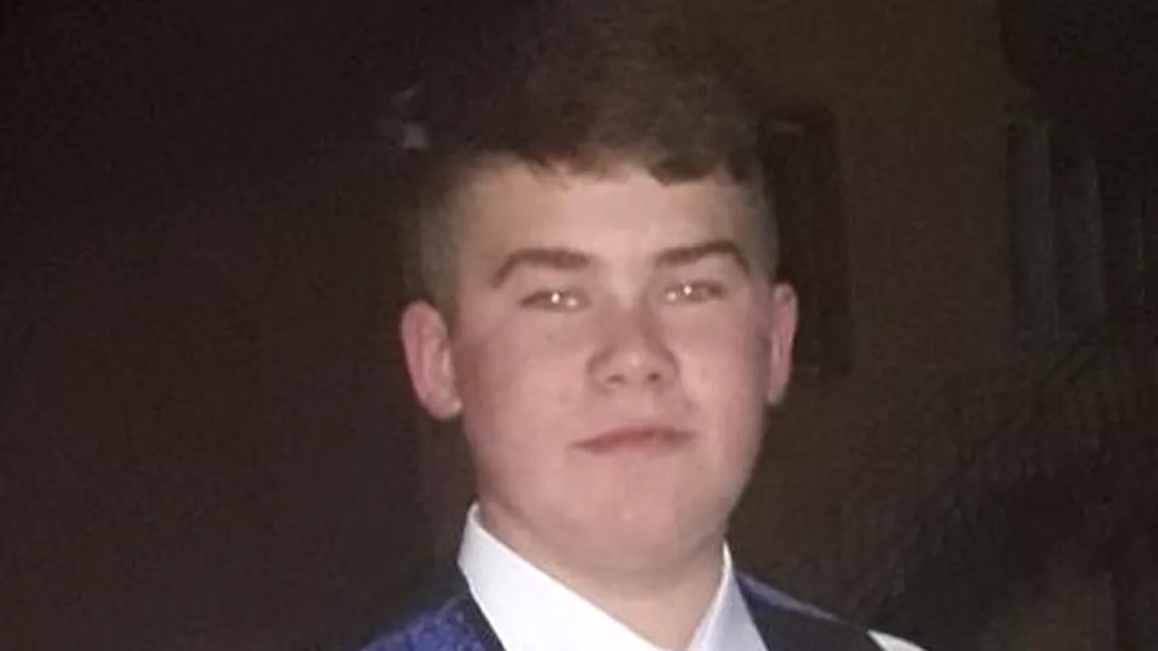 Un tănăr de 16 ani din Caracal a fost dat dispărut, după ce a plecat din internatul liceului - FOTO