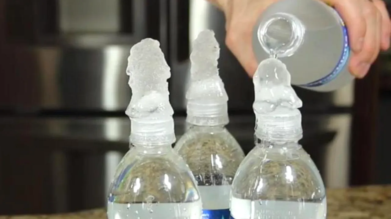 VIDEO: Cum transformi într-o clipă apa în gheață