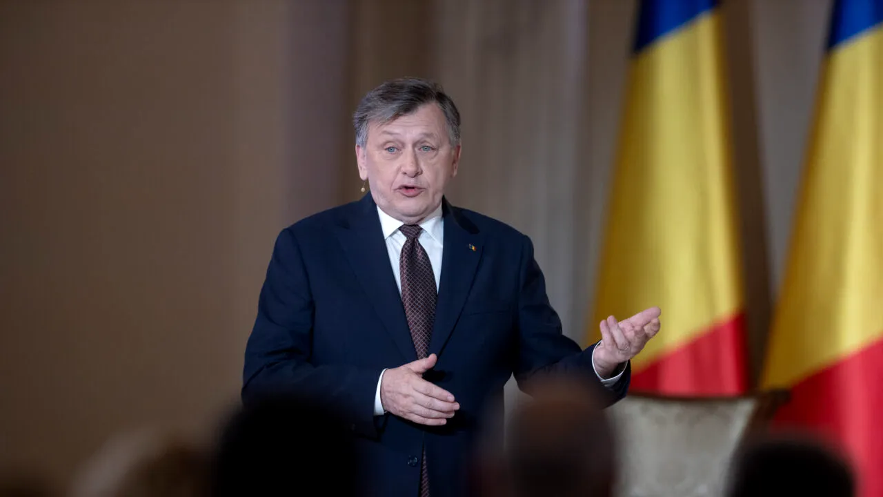 Crin Antonescu: Salut cu plăcută surprindere faptul că Nicușor Dan vorbește, pentru prima oară în istorie, de la Cotroceni, despre greșelile Europei
