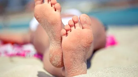 Ce efecte are aplicarea de usturoi tocat direct pe tălpi