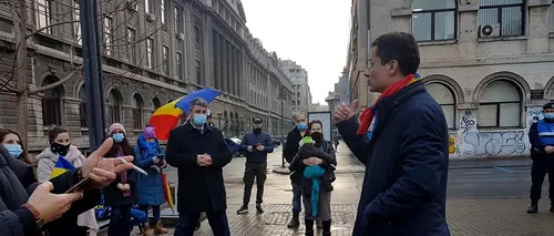 Protest în Piața Universității. Câteva zeci de persoane au cerut, duminică, redeschiderea școlilor (VIDEO)