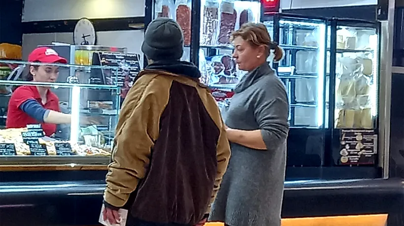Ce a pățit o femeie din Iași, în timp ce mânca într-un fast-food din mall: Văd un om al străzii mergând agale