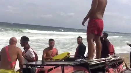 Un adolescent de 17 ani a dispărut în mare, la Vama Veche. Salvamarii nu pot ajunge la el din cauza valurilor - VIDEO