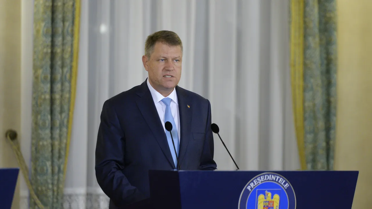 Cât a câștigat Iohannis din vânzarea cărților