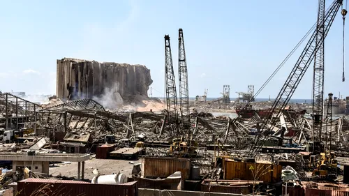 Libanul se așteaptă la o creștere a cazurilor de COVID-19 după explozia din portul Beirut. Care este motivul