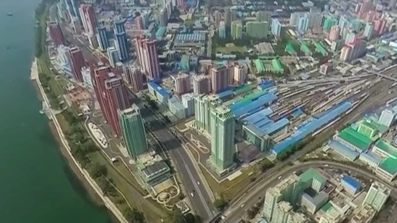 Imagini RARE. Cum arată Phenianul filmat din aer. VIDEO spectaculos din capitala Coreei de Nord


