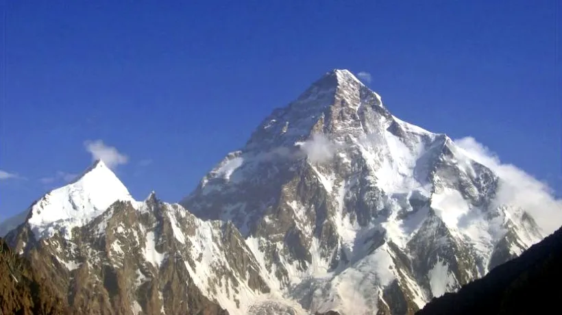 Alpiniști dispăruţi în timpul ascensiunii pe K2. Autoritățile sunt în alertă maximă, au fost trimise două elicoptere ale Armatei
