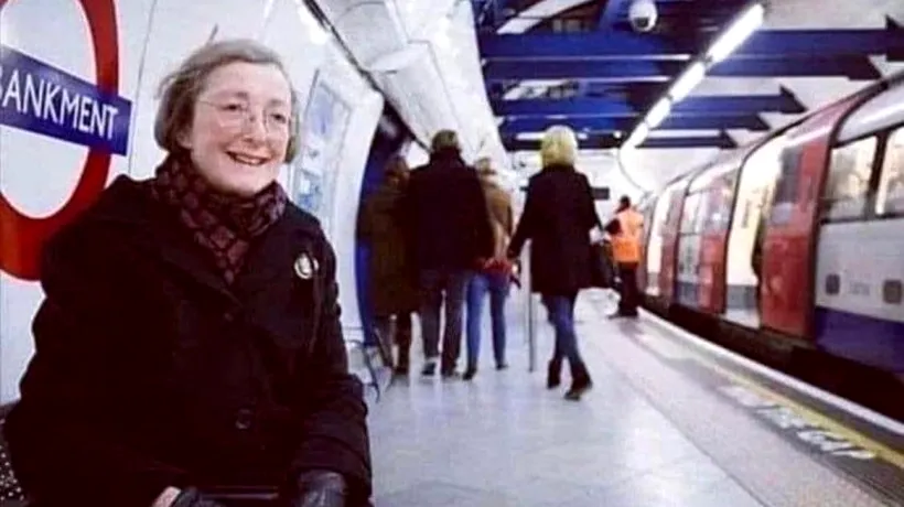 O femeie din Marea Britanie merge zilnic într-o stație de metrou pentru a auzi vocea soțului ei decedat