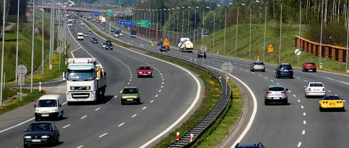 Un șofer inconștient a condus pe A1 București-Pitești cu copilul în brațe (VIDEO)
